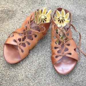 Meet your Posher, Monica